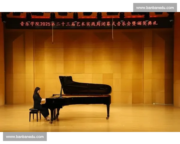 法国声乐比赛:探寻音乐之美与声乐艺术的极致挑战 法国声乐比赛:探寻音乐之美与声乐艺术的极致挑战